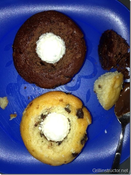 Muffins-mit-Cocos-Nougat-Füllung-unter-Marshmallow-Haube (4) (Andere)